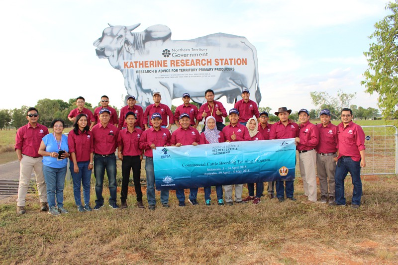 Participants of the 1st Batch Commercial Cattle Breeding and Management Training Program in front of Katherine Research Station, Australia